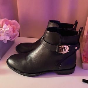 Tommy Hilfiger booties